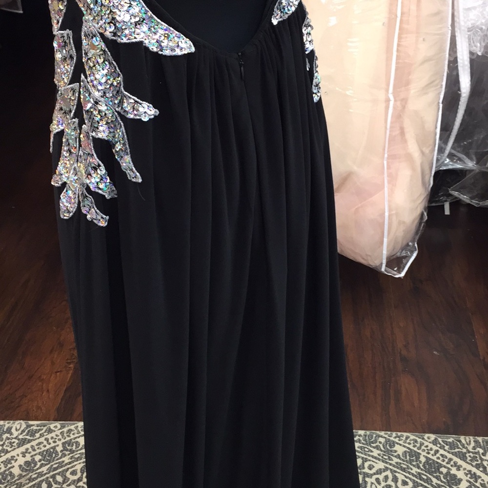NWT SPARKLY STARBURST BLACK GOWN - Picture 7 of 7